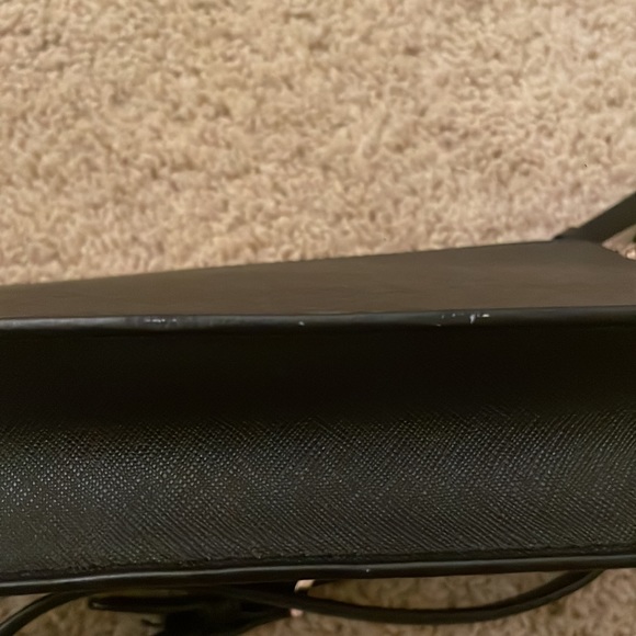 Kate Spade ♠️ Crossbody. Lightly used. - Picture 7 of 11